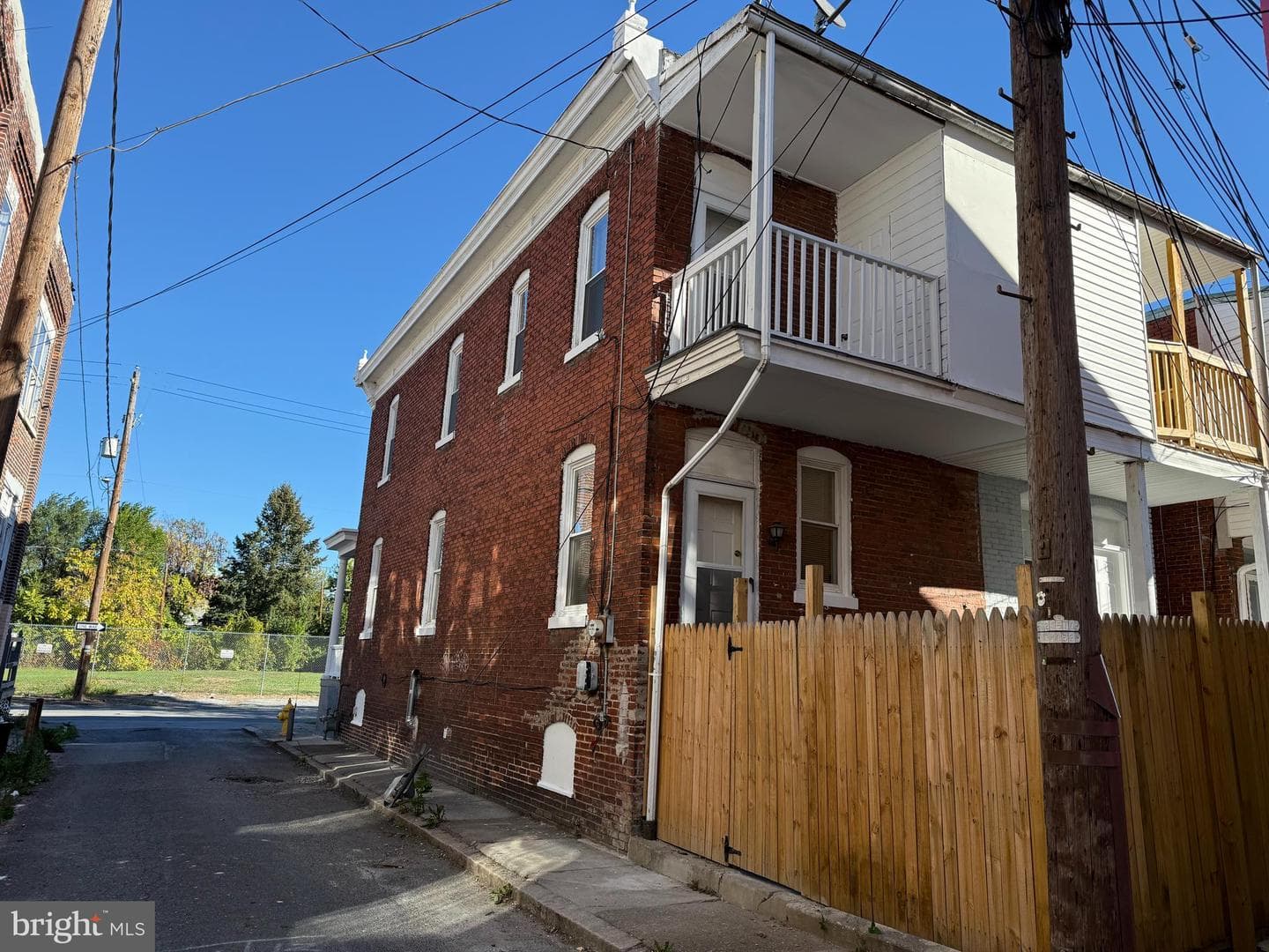 1351 Howard Street photo 48