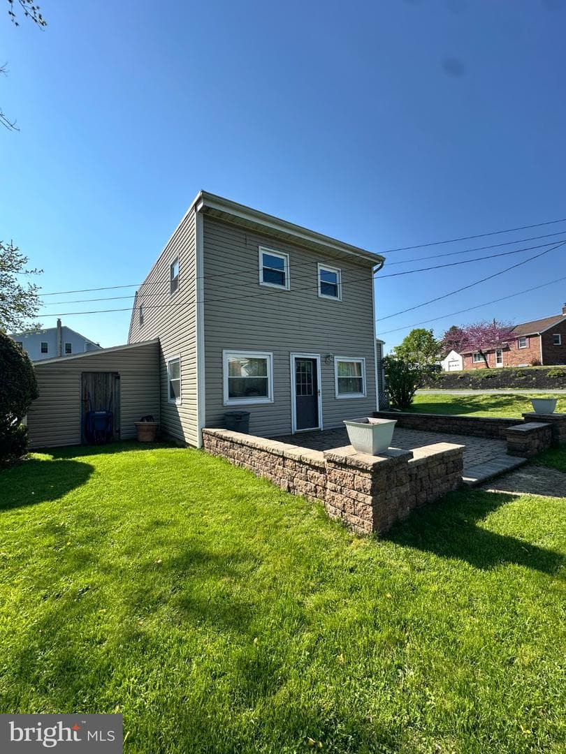 139 Hollywood Drive photo 3