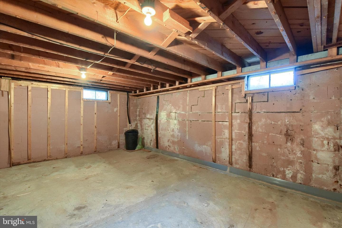 139 Hollywood Drive photo 34