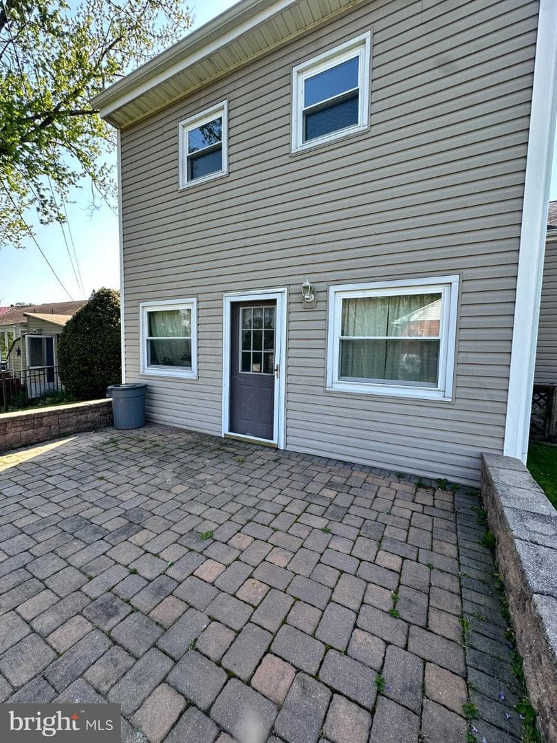 139 Hollywood Drive photo 5