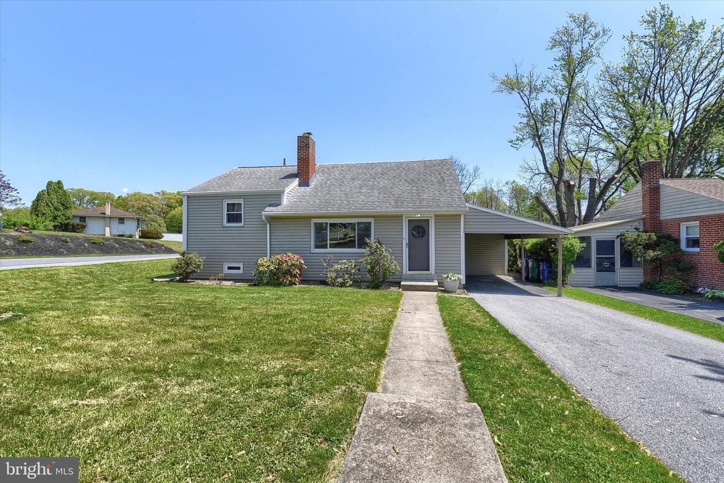 139 Hollywood Drive photo 6