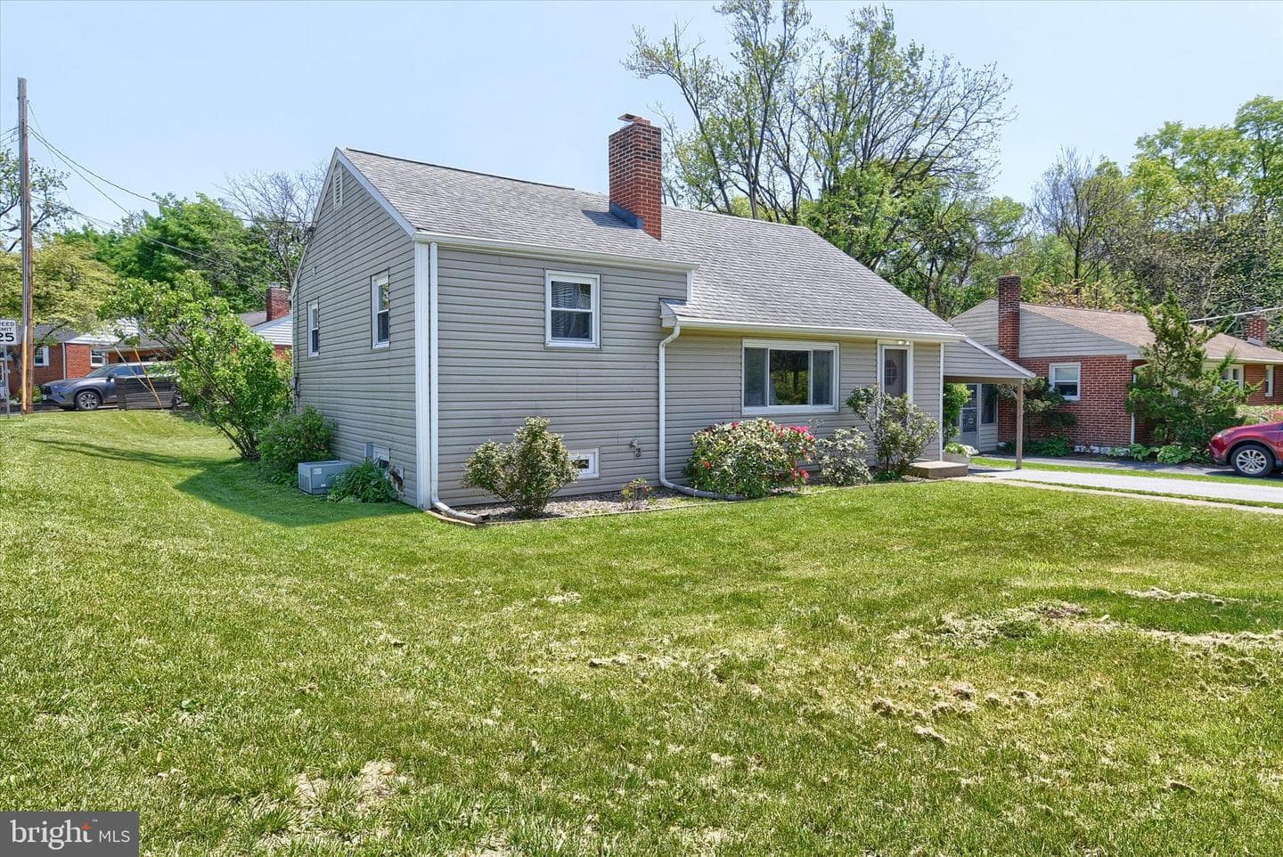 139 Hollywood Drive photo 7