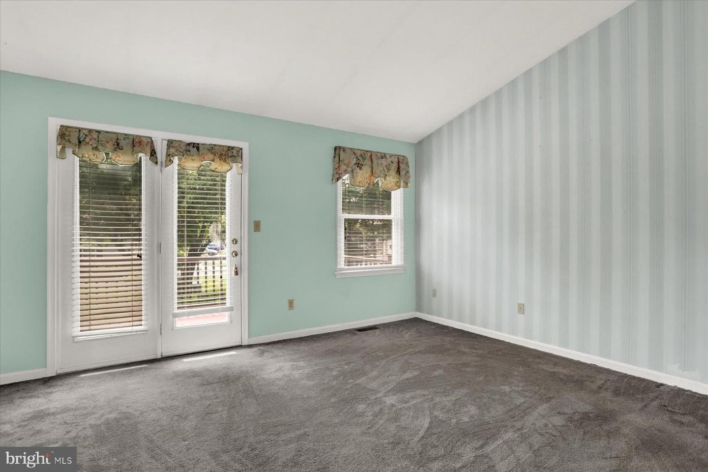 1068 Country Hill Drive photo 14