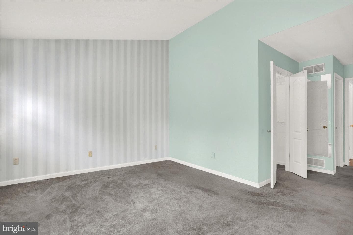 1068 Country Hill Drive photo 16