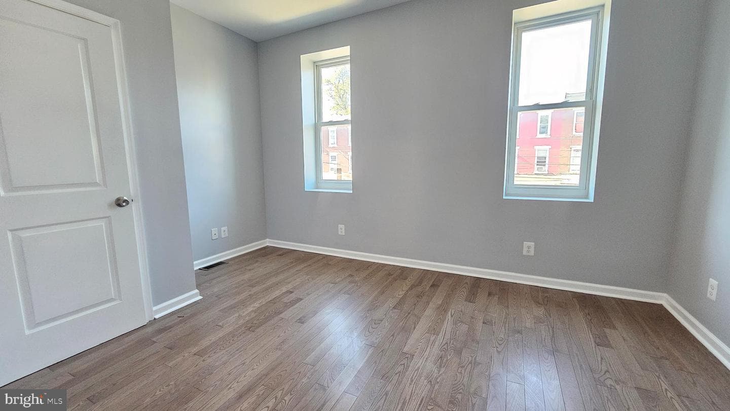 343 Crescent Street photo 20