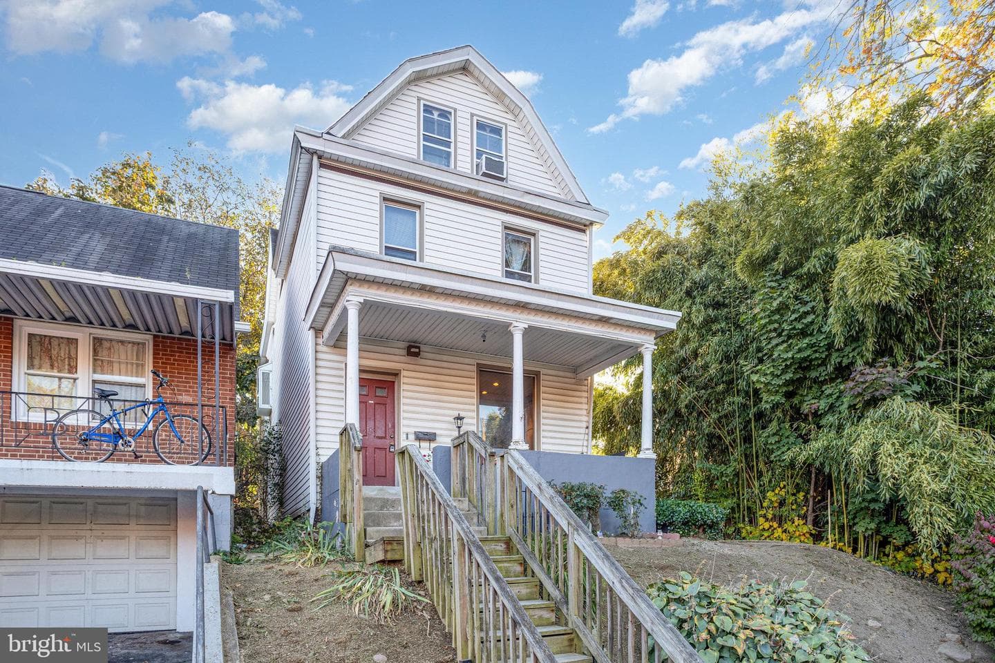 2027 Derry Street photo 3
