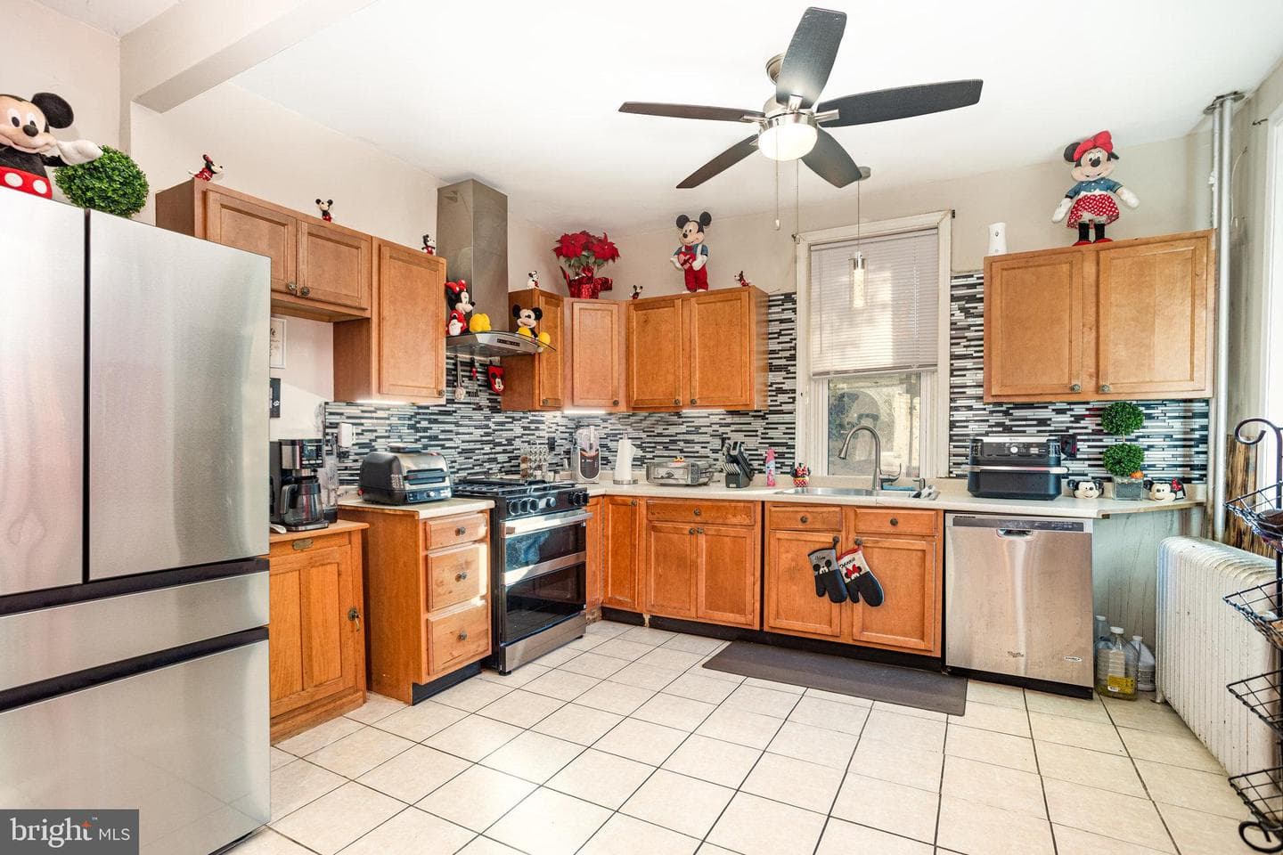 2027 Derry Street photo 8
