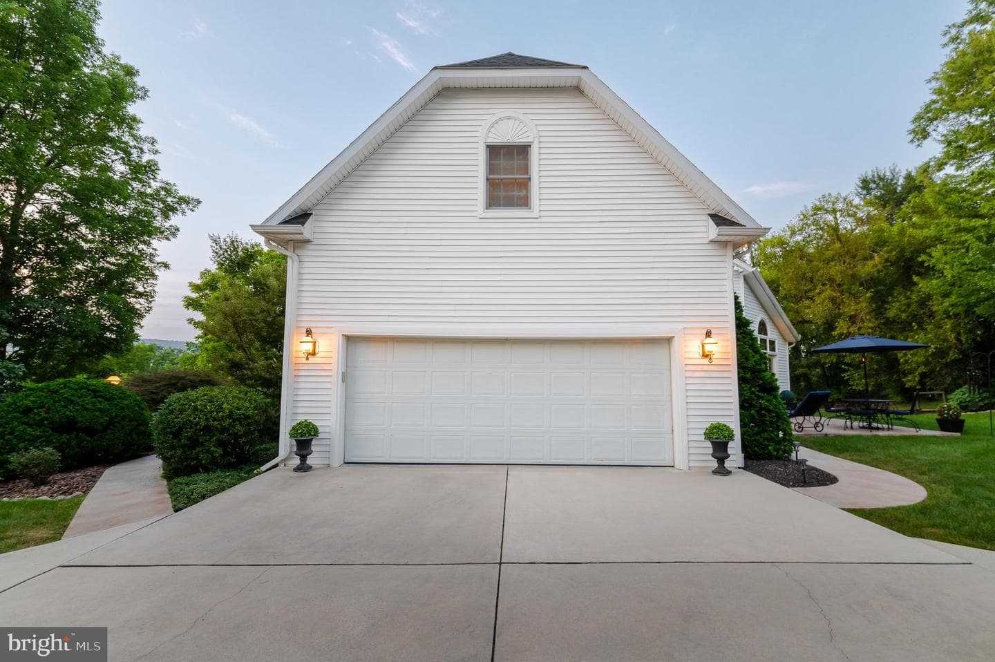 5785 Catherine Street photo 20