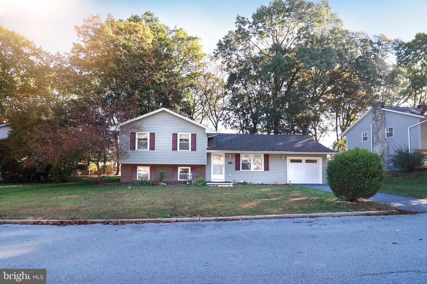 5553 Edsel Street photo 2