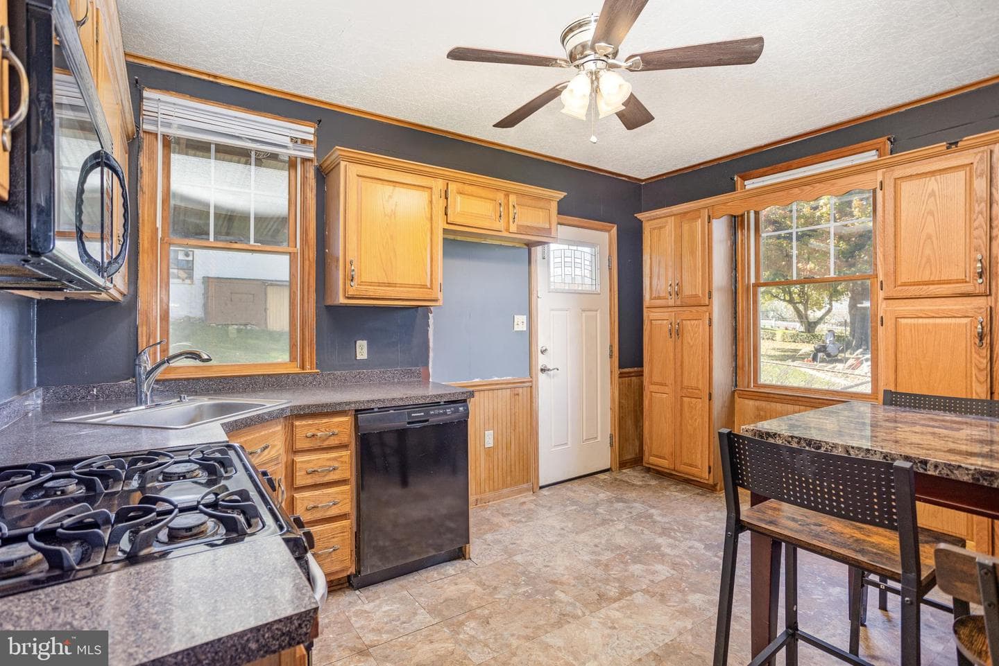 2813 Butler Street photo 11