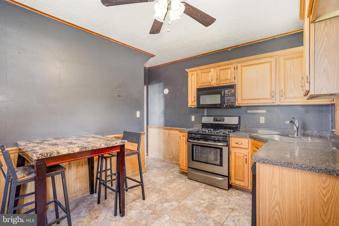 2813 Butler Street photo 12