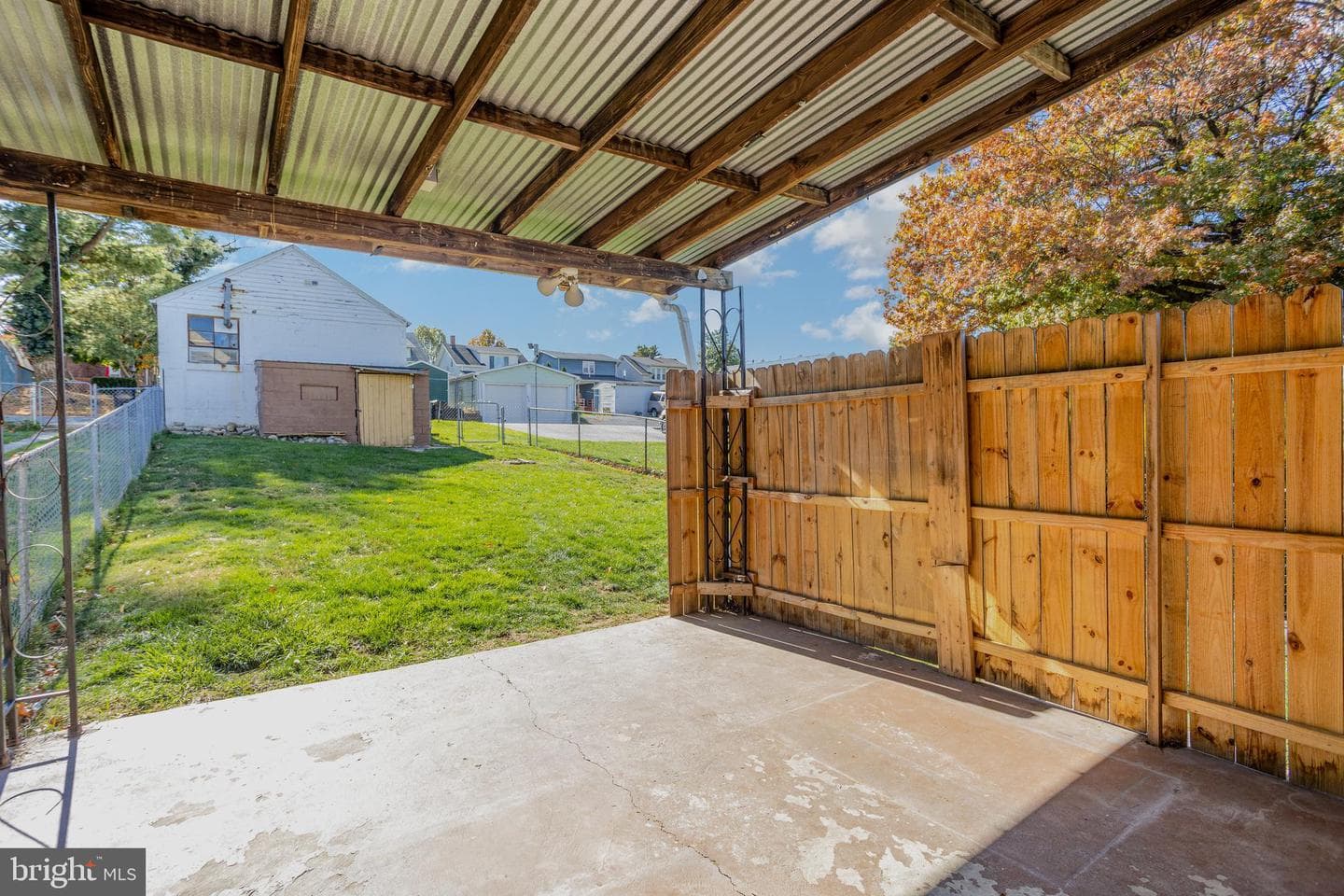 2813 Butler Street photo 30