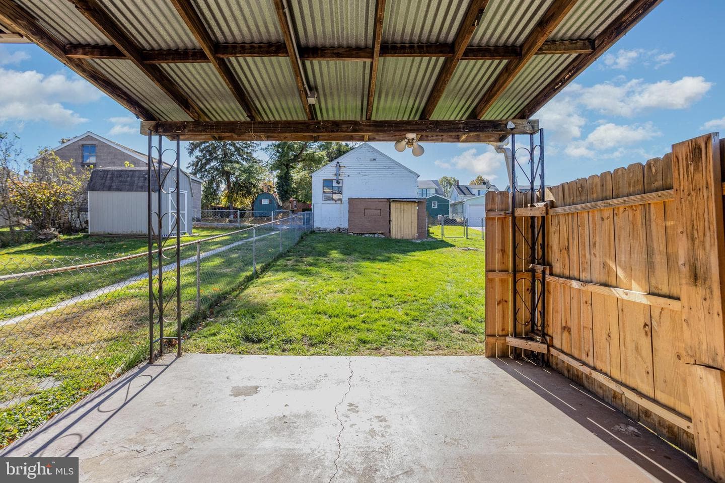 2813 Butler Street photo 31