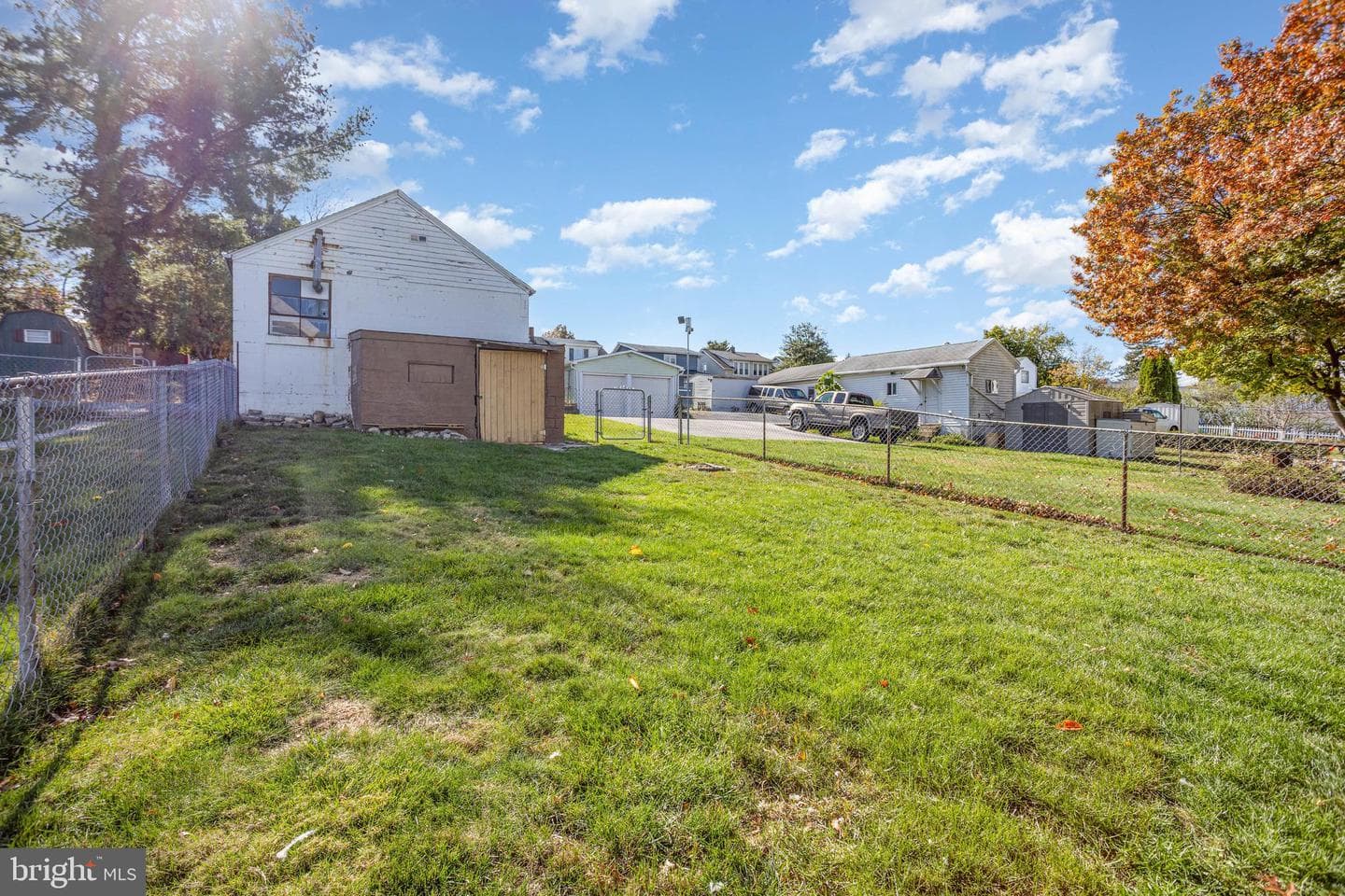 2813 Butler Street photo 37