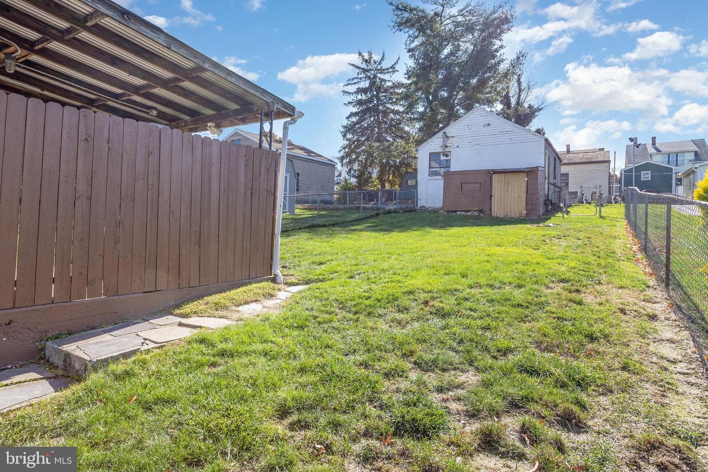 2813 Butler Street photo 38