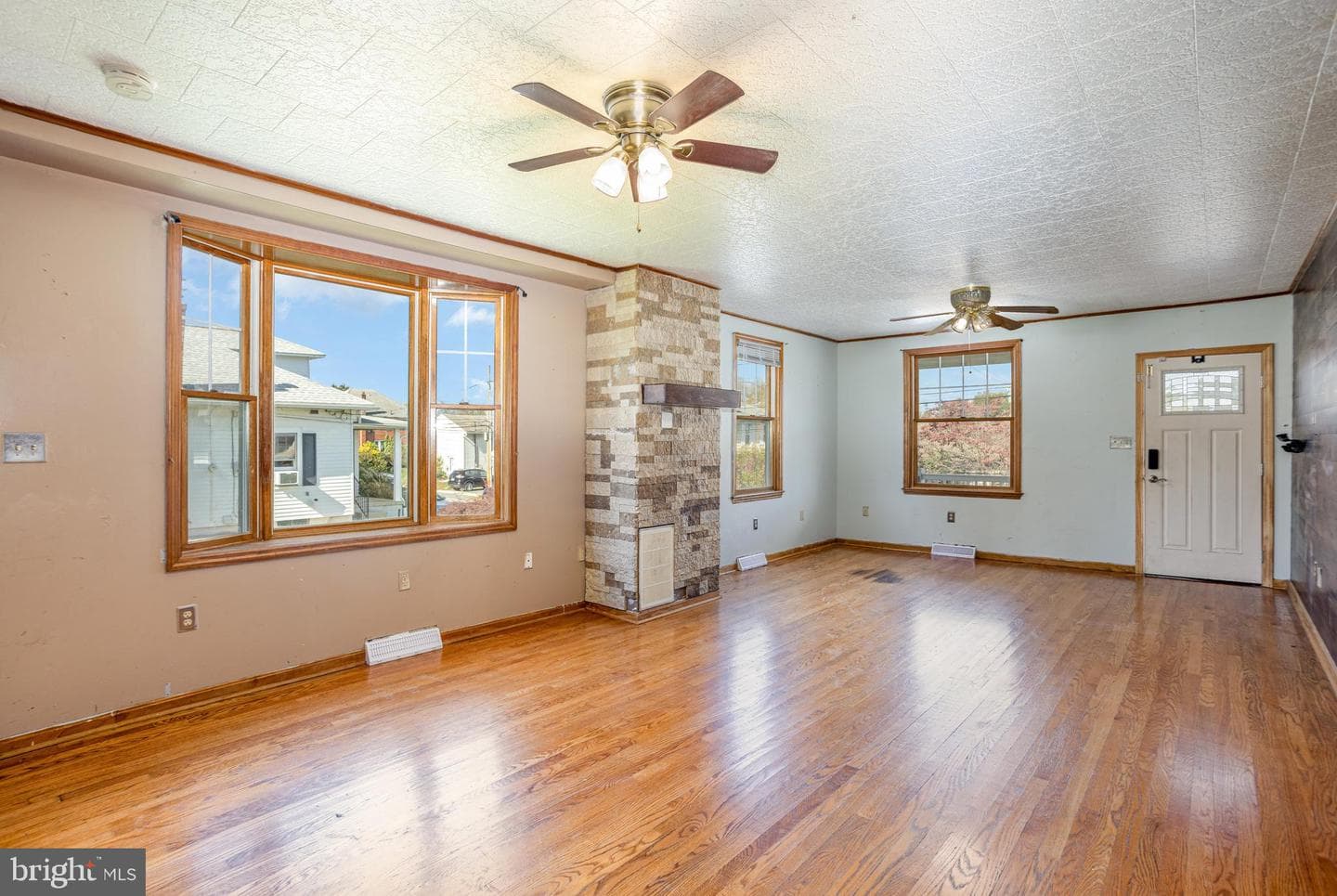 2813 Butler Street photo 9