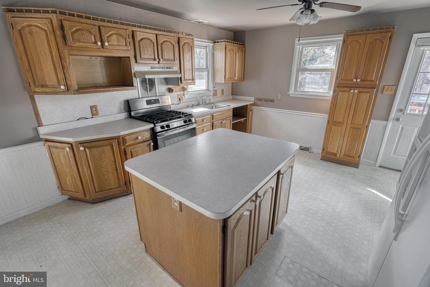 231 Denison Drive photo 8
