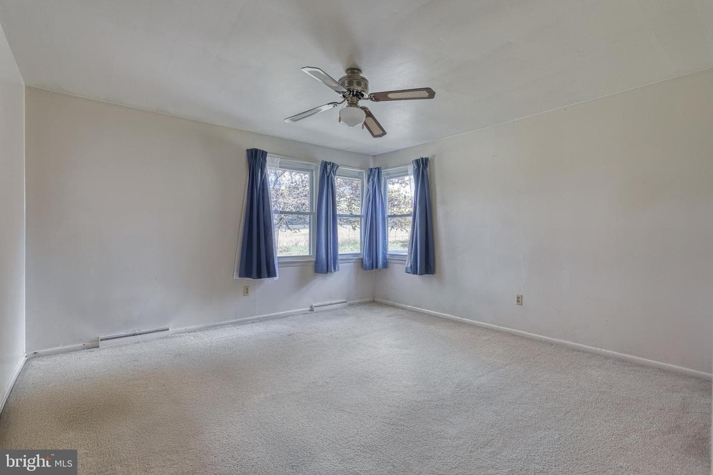 231 Denison Drive photo 9