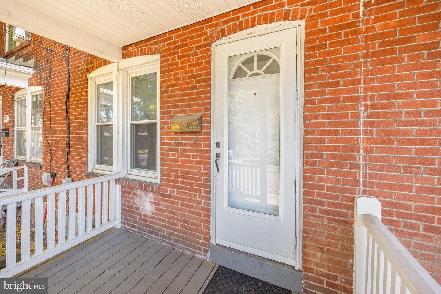 2447 Penn Street photo 2