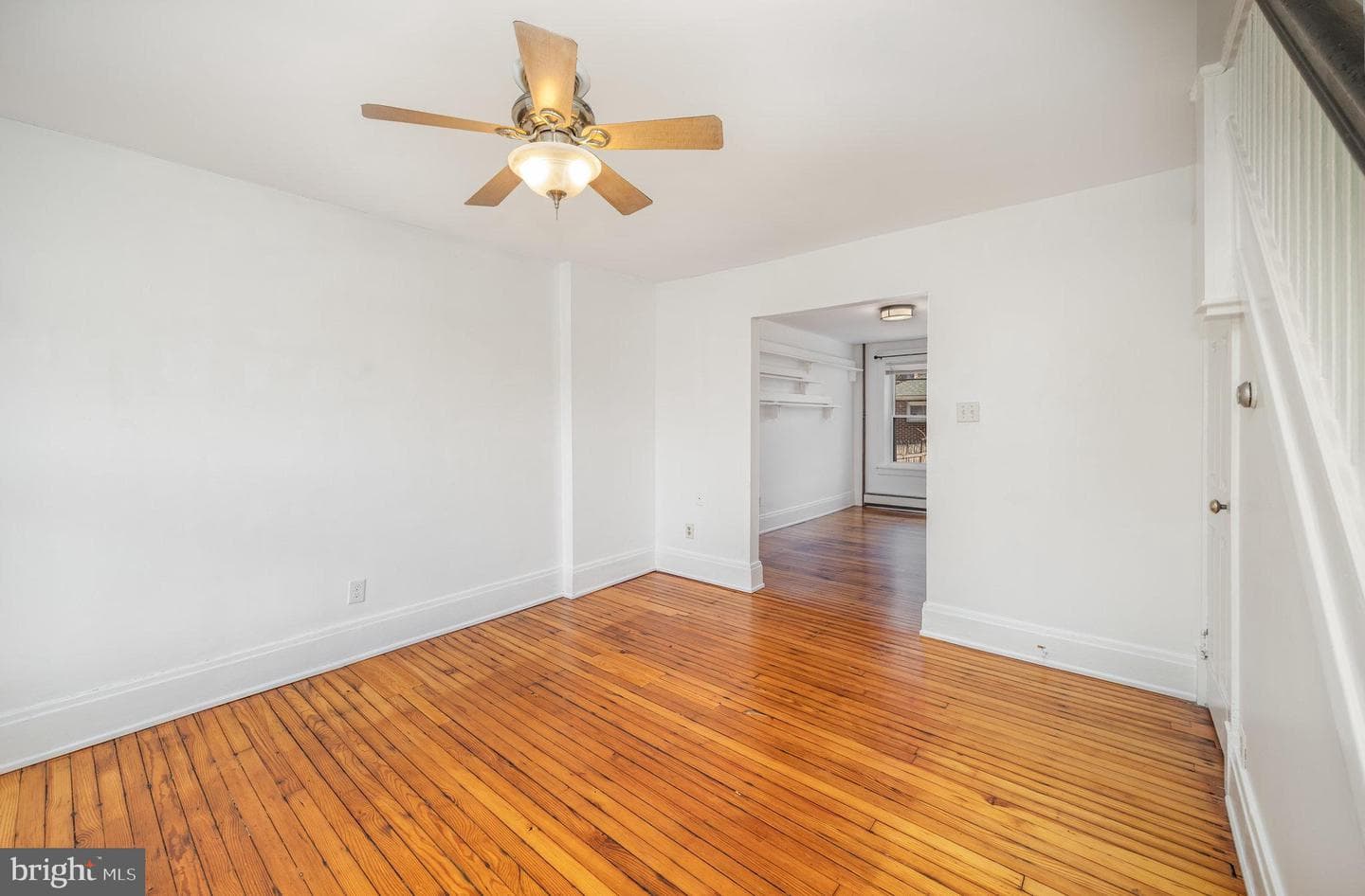 2447 Penn Street photo 4