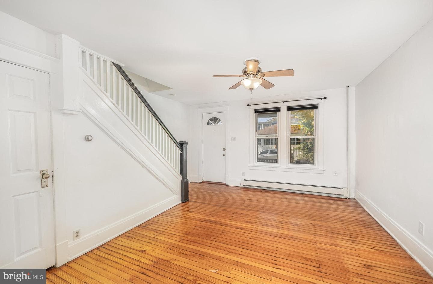 2447 Penn Street photo 5