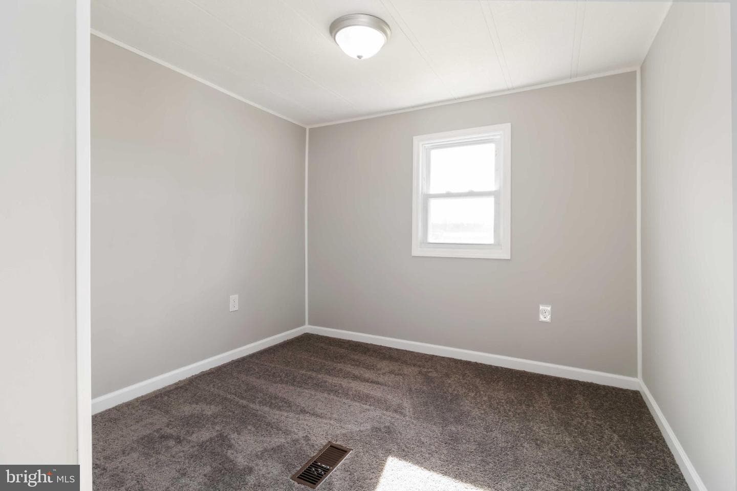 21 Rose Avenue photo 12