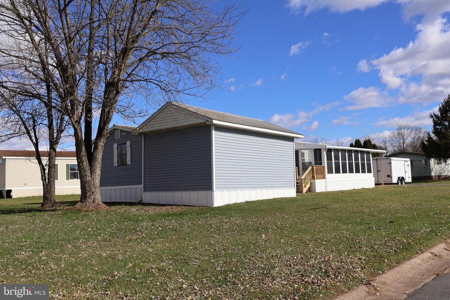21 Rose Avenue photo 4