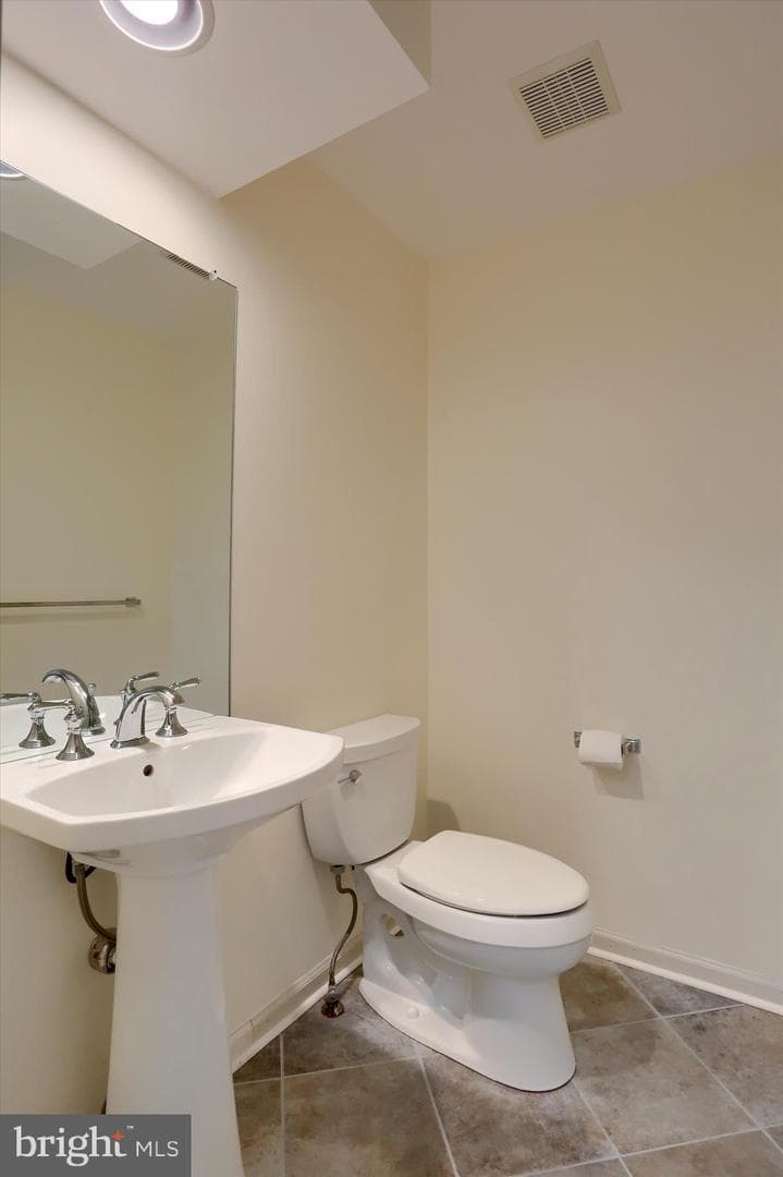 1195 Cherrington Lane photo 25