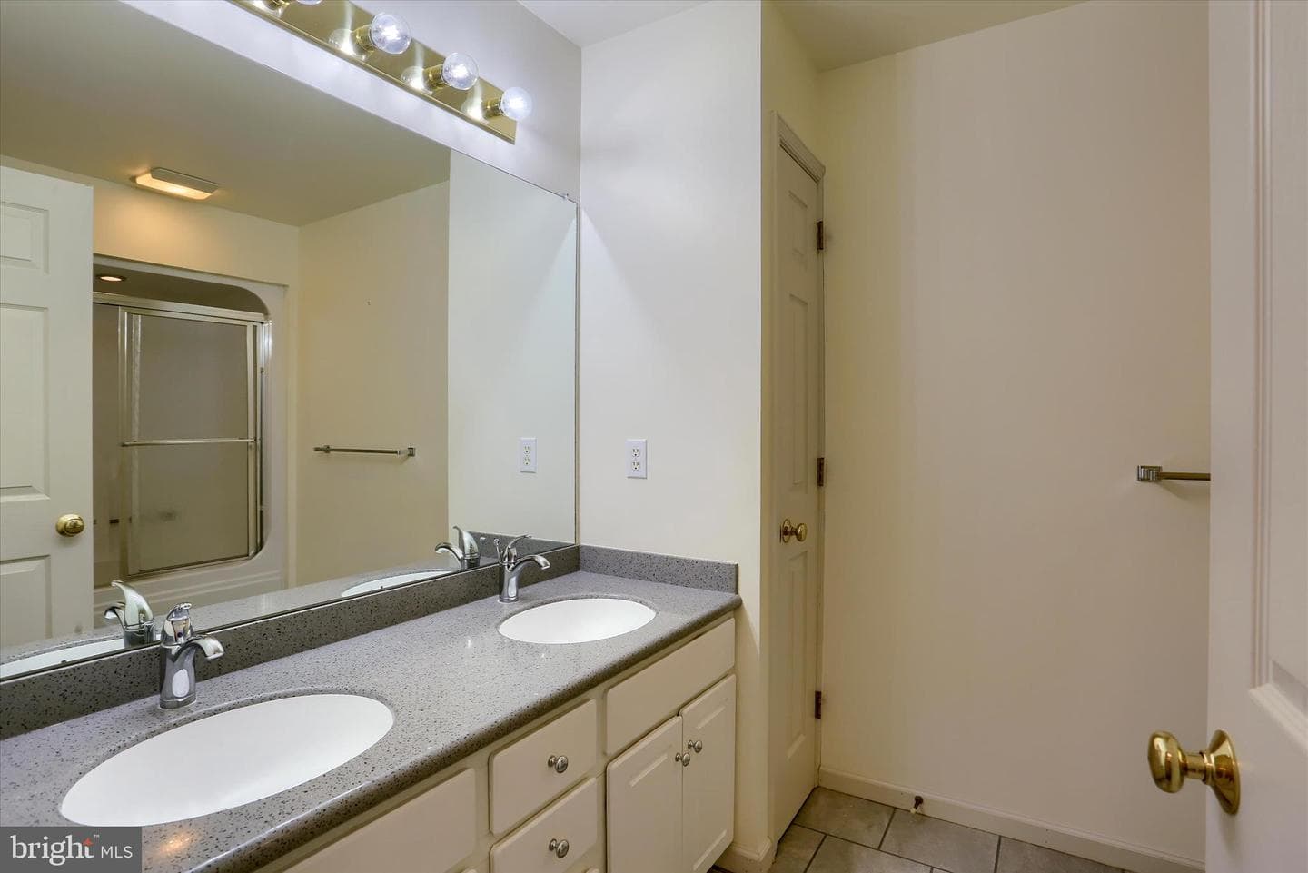 1195 Cherrington Lane photo 31