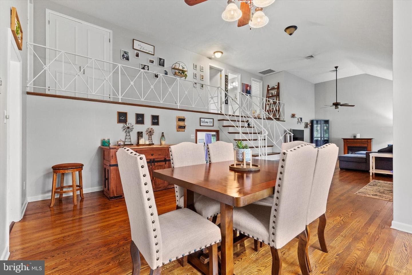 1605 Colonial Road photo 11