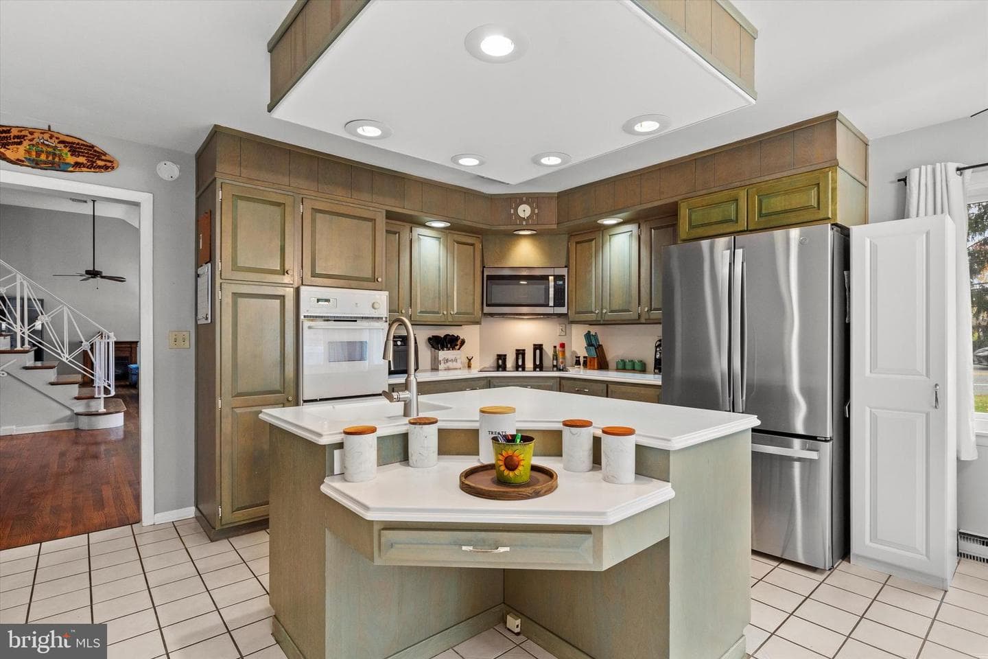 1605 Colonial Road photo 13