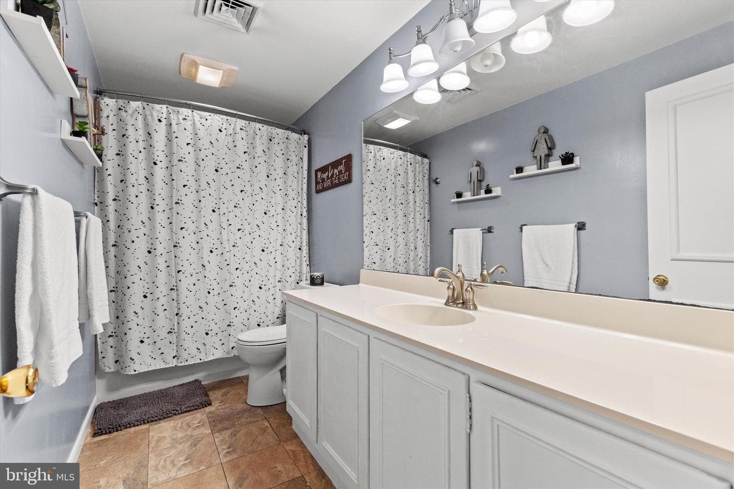 1605 Colonial Road photo 23