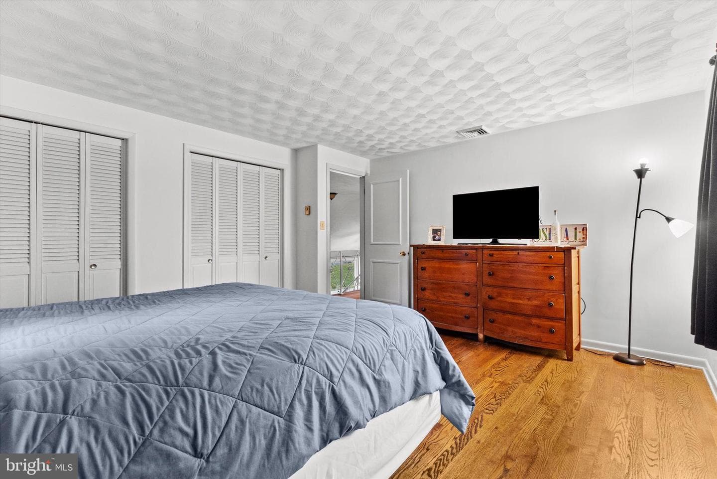 1605 Colonial Road photo 25