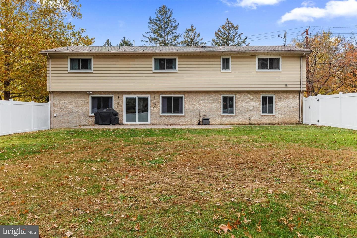 1605 Colonial Road photo 32