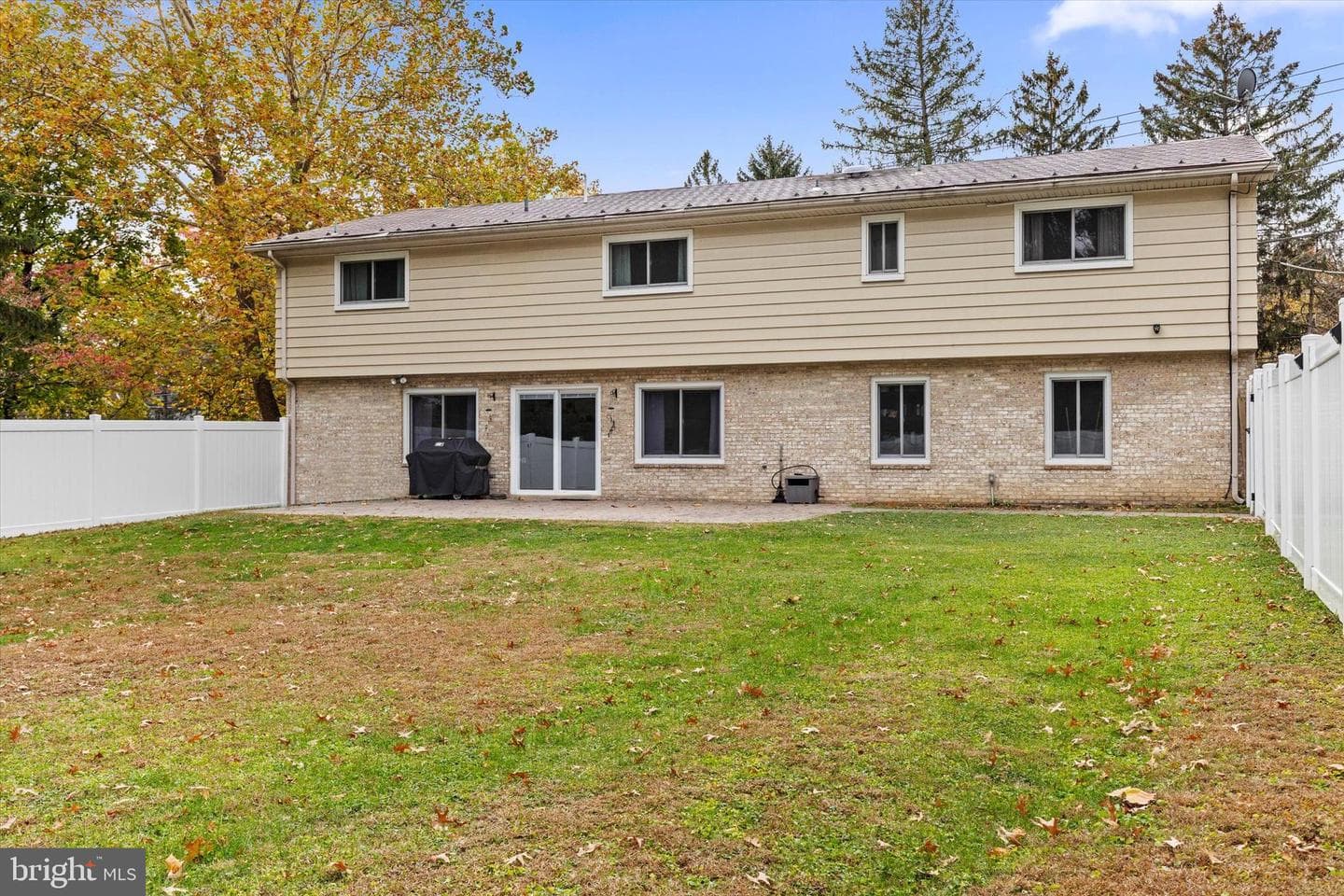 1605 Colonial Road photo 33