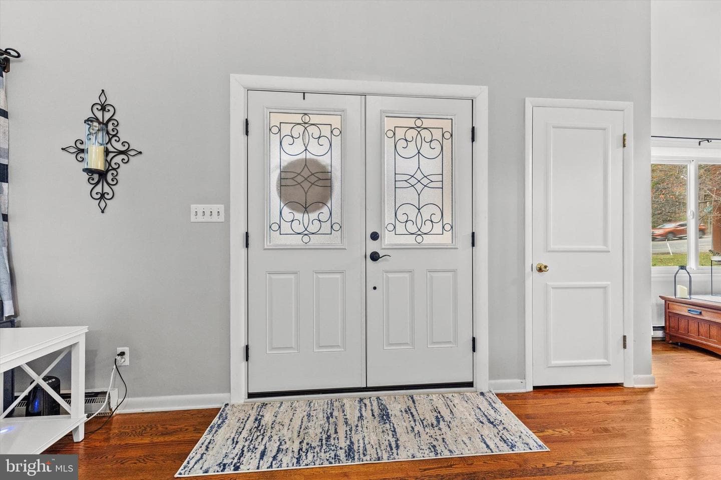1605 Colonial Road photo 5