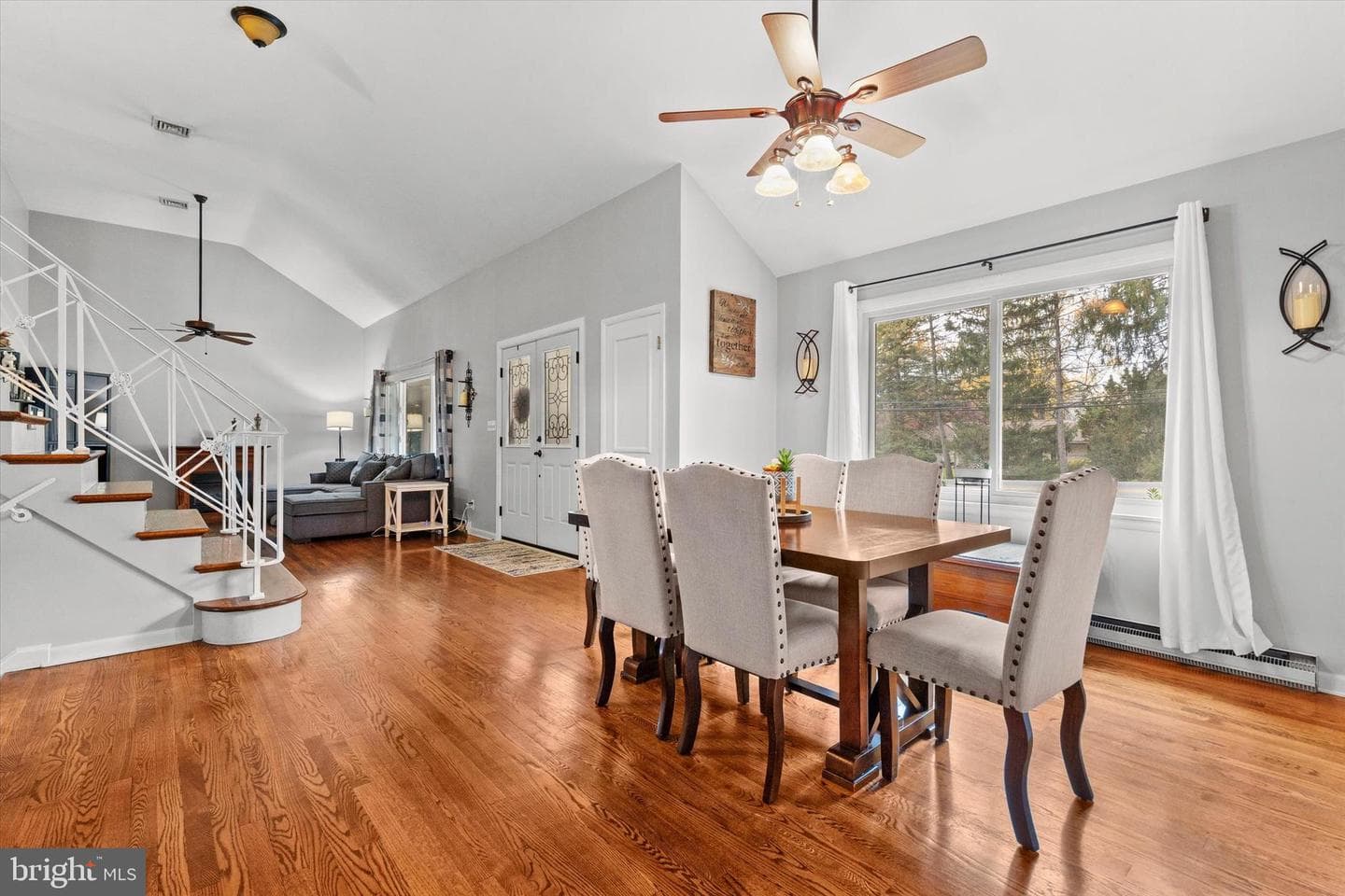 1605 Colonial Road photo 9