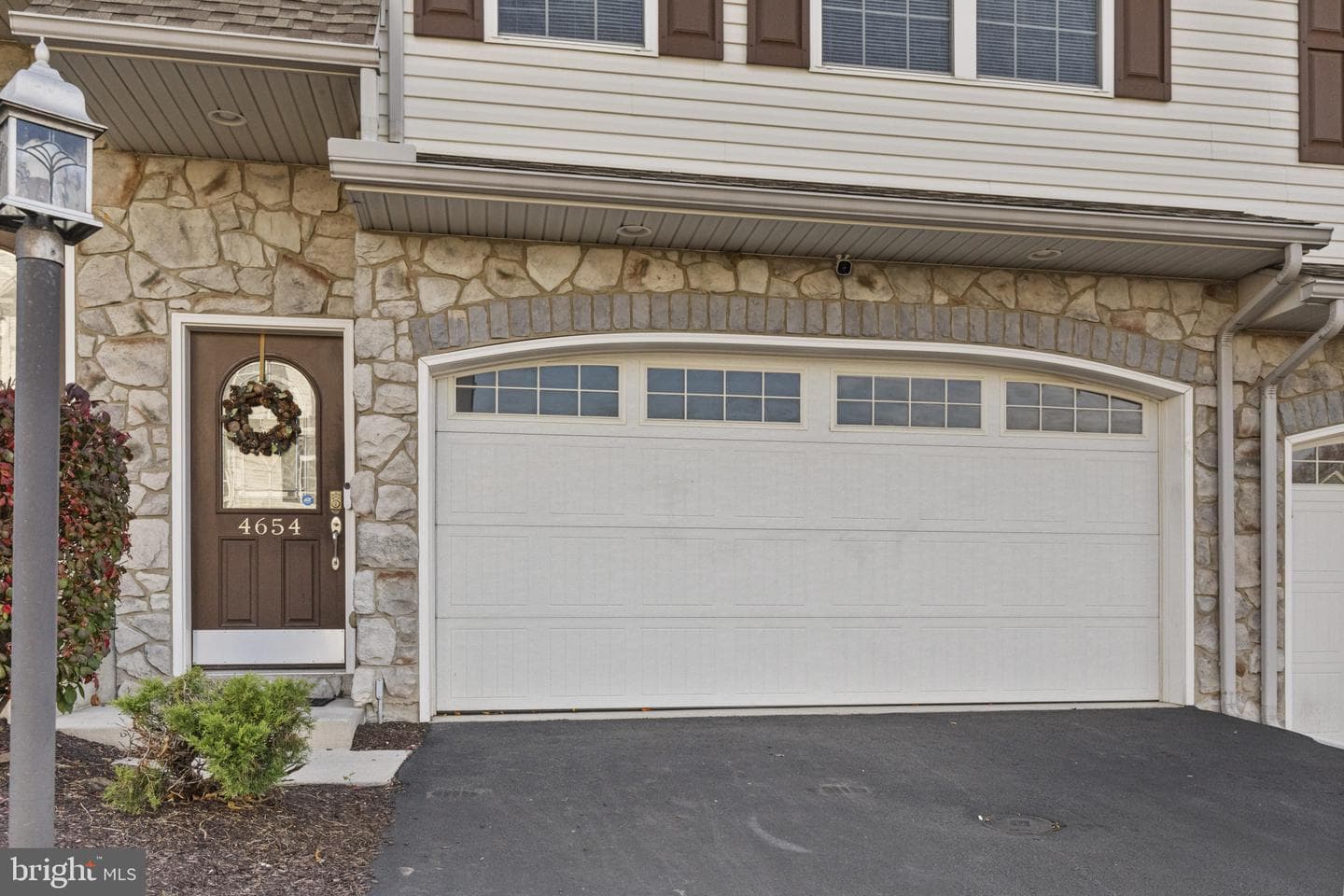 4654 Margarets Drive photo 2