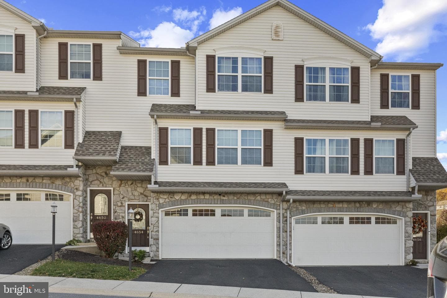 4654 Margarets Drive photo 4