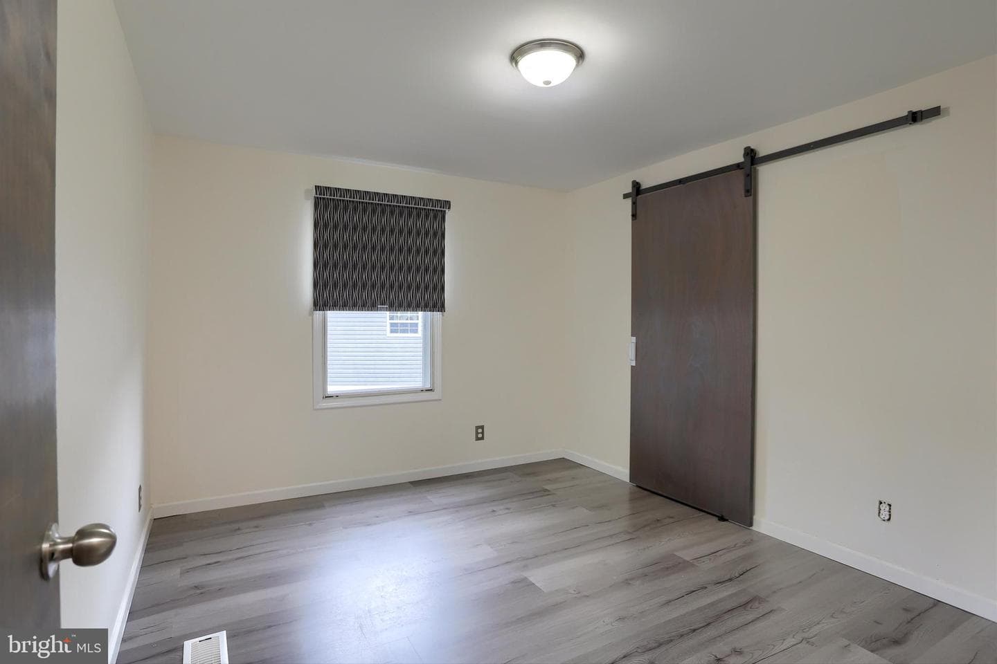 292 Dallas Drive photo 38