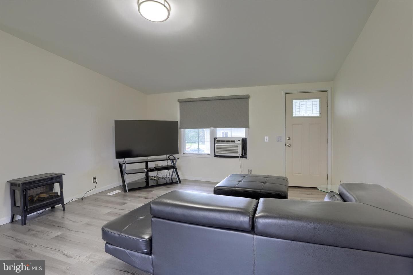 292 Dallas Drive photo 9