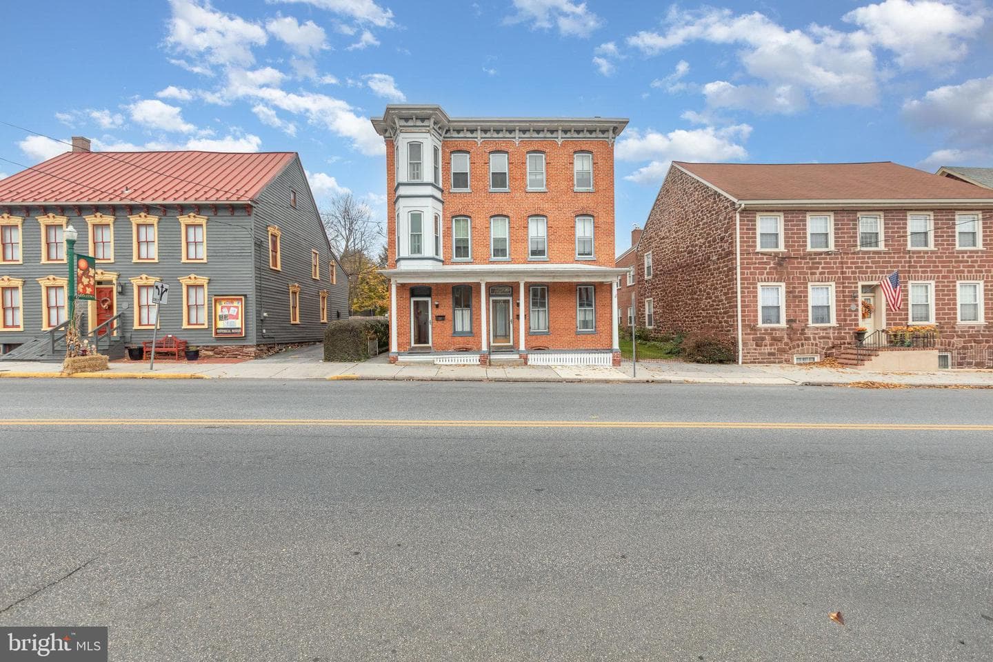 33 E Main Street photo 2