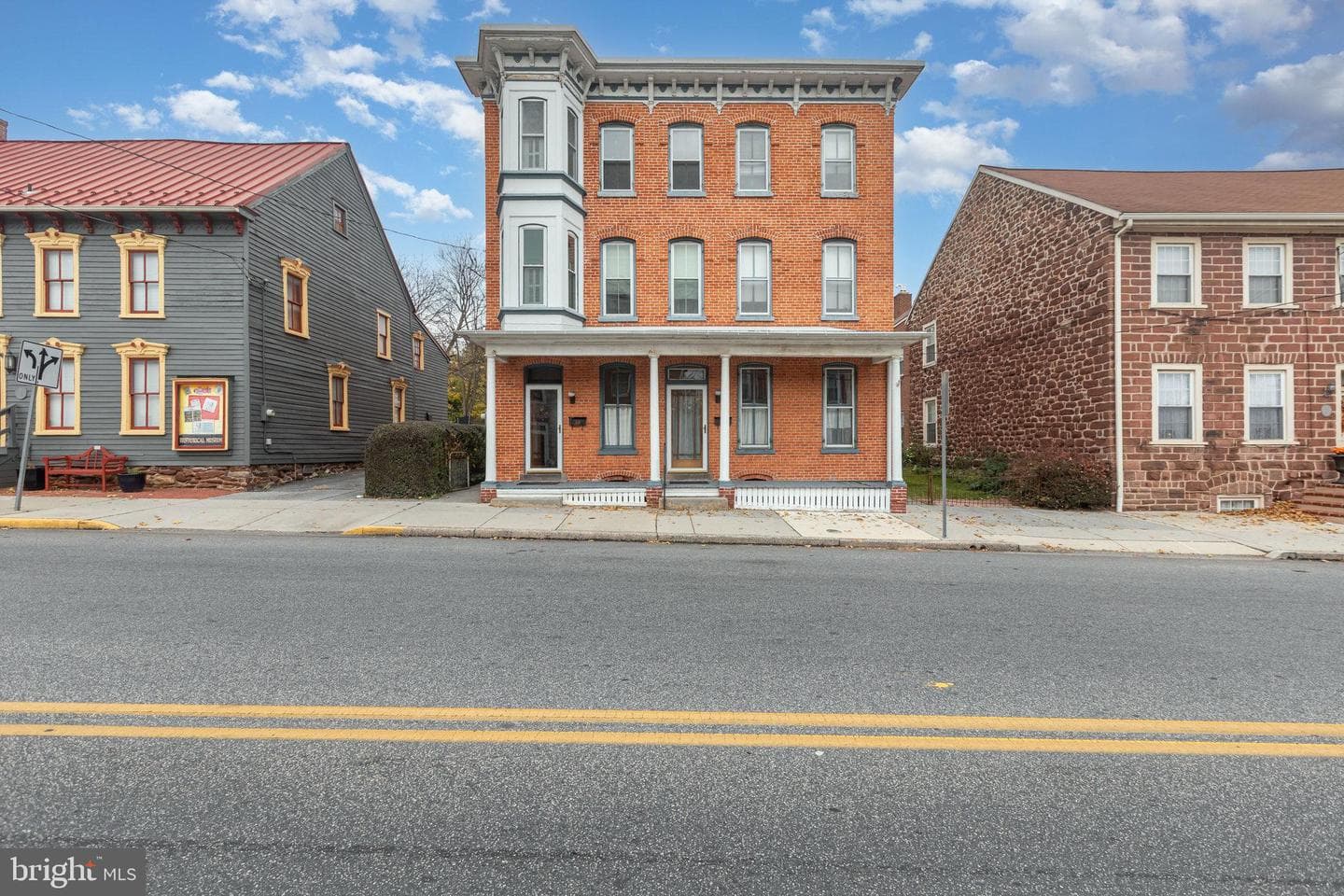 33 E Main Street photo 3