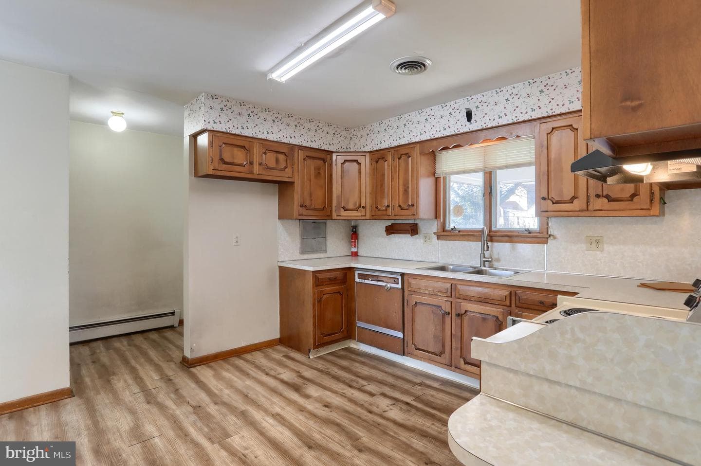 300 Eddington Avenue photo 17