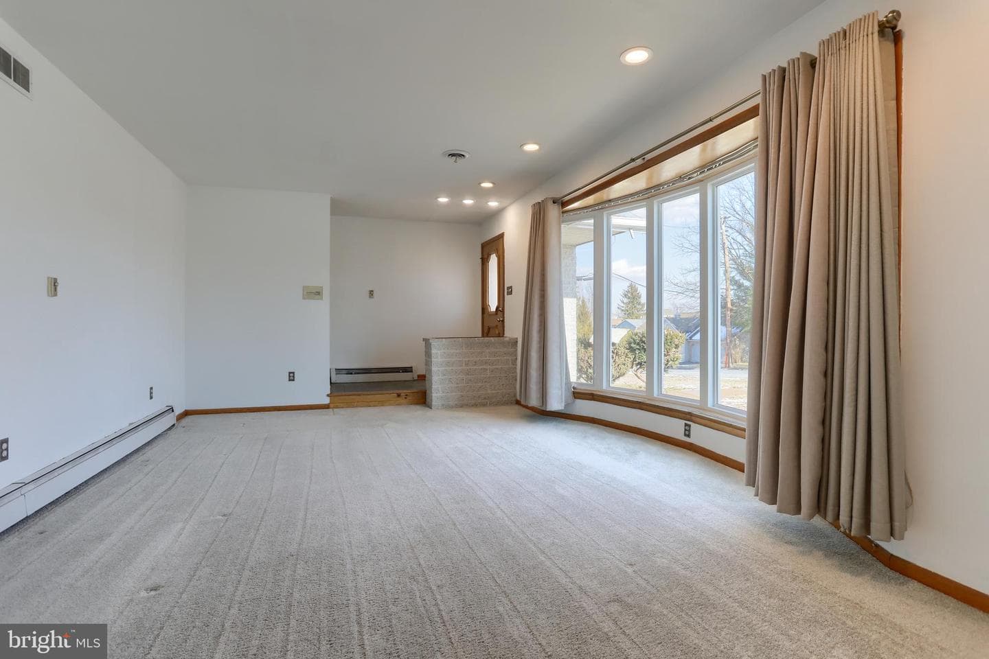 300 Eddington Avenue photo 9