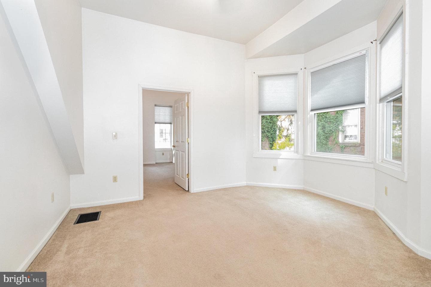 302 Juniata Street photo 9