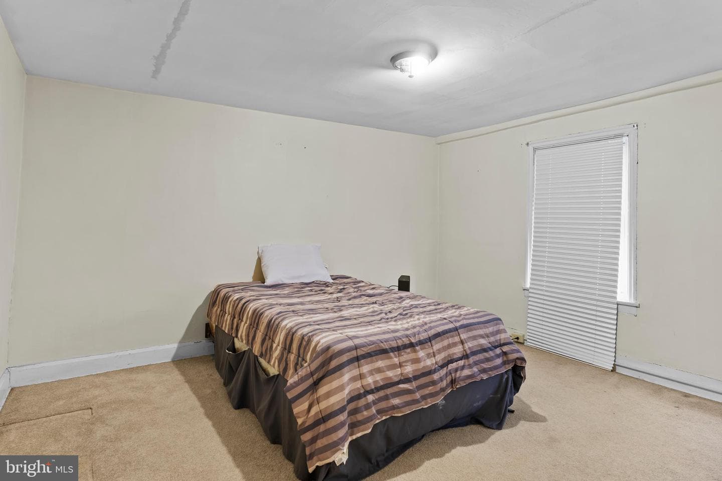 328 N Spring Street photo 25