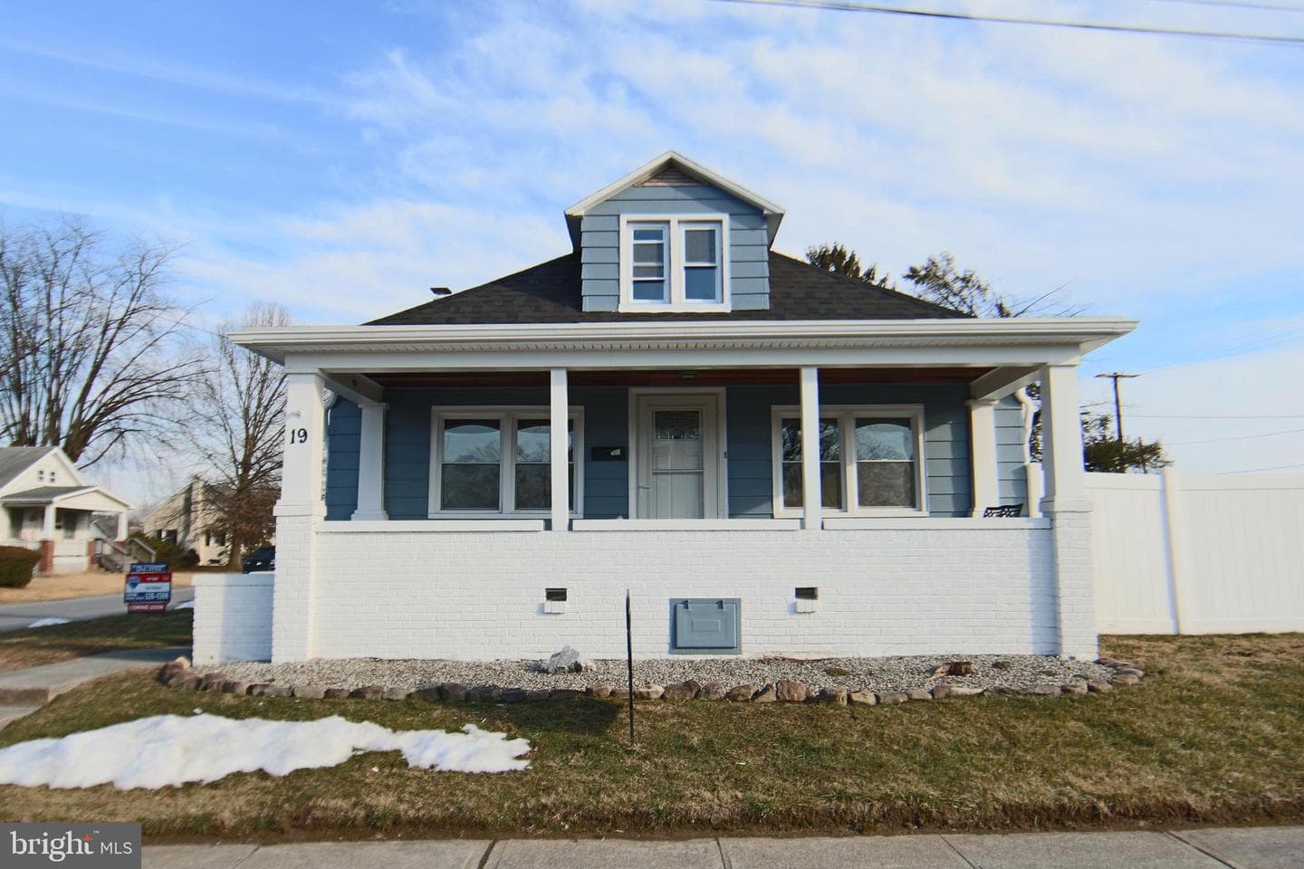 19 Crescent Street photo 1
