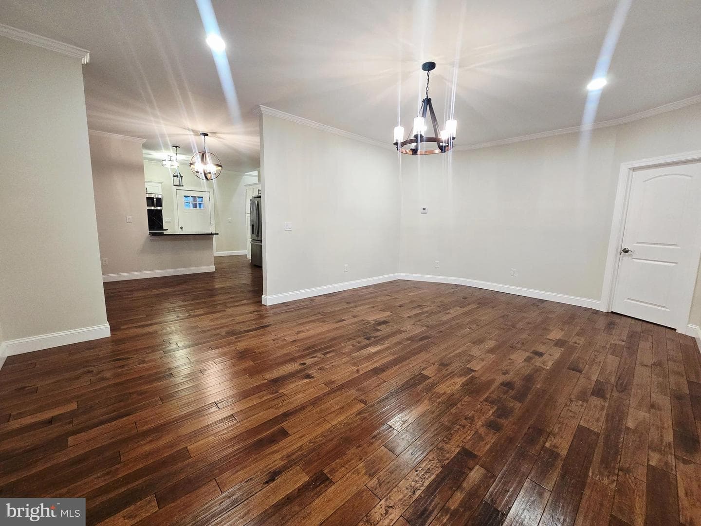 1015 Chambers Street photo 3