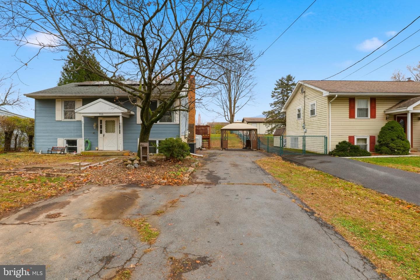 715 Claster Boulevard photo 2